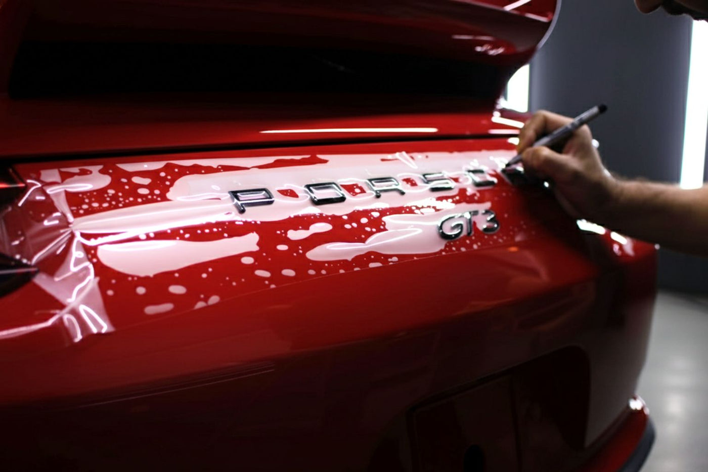 PPF em carros de luxo: O segredo para preservar exclusividade, brilho e valor