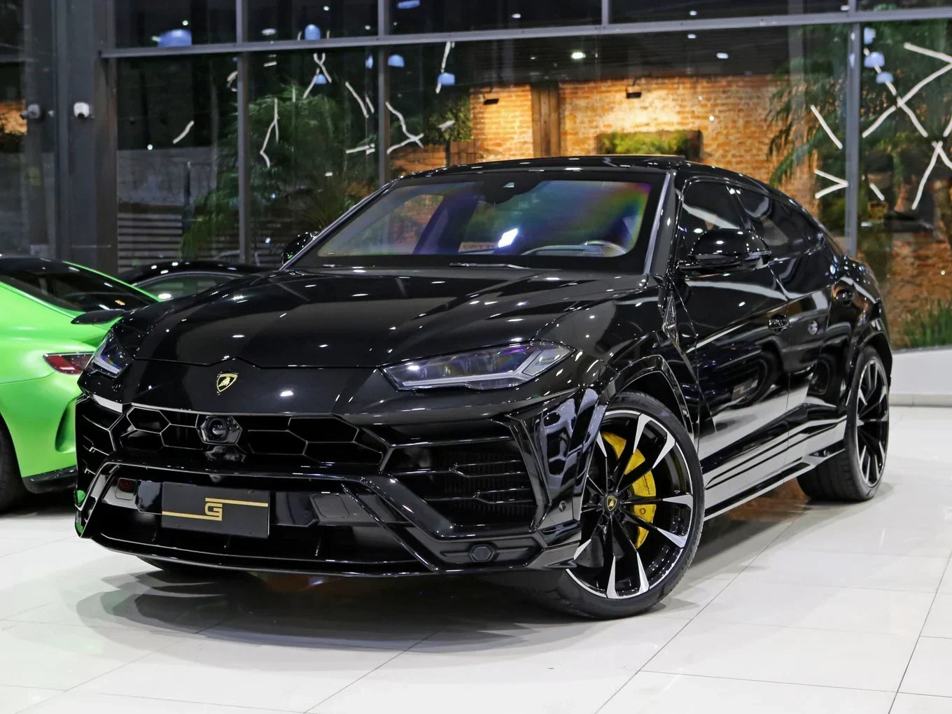 Comprar um carro de luxo com segurança: o que avaliar antes de decidir