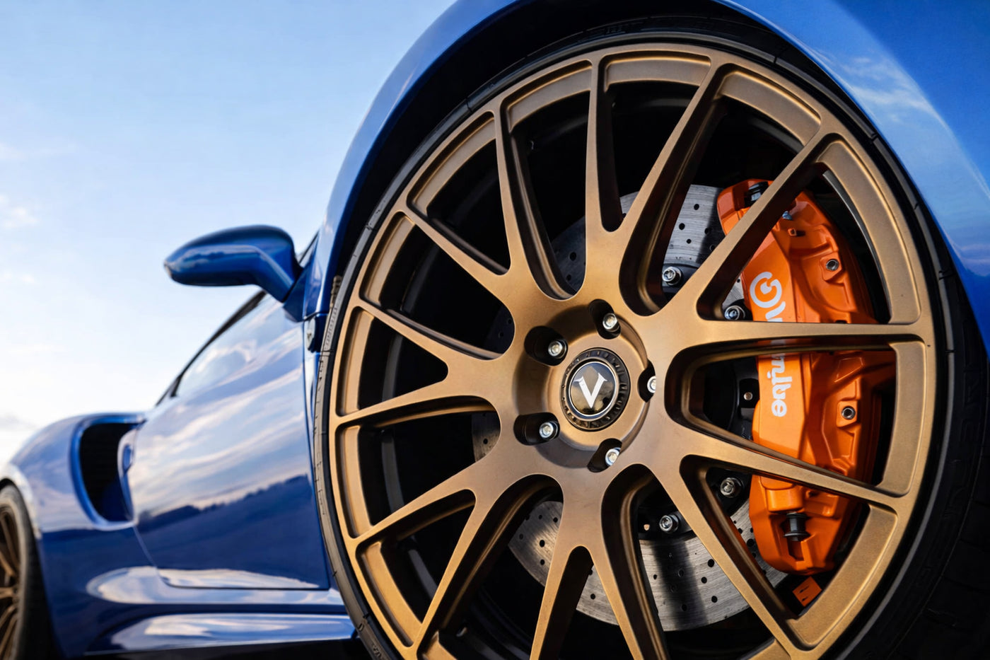 Quando o pneu esportivo redefine a experiência em carros de luxo