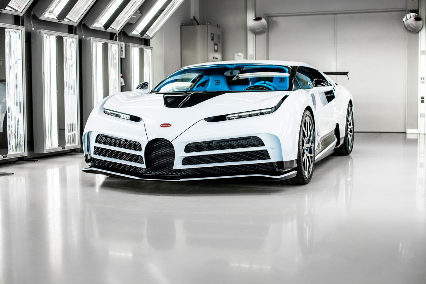 Os carros mais exclusivos do mundo nas garagens das maiores celebridades