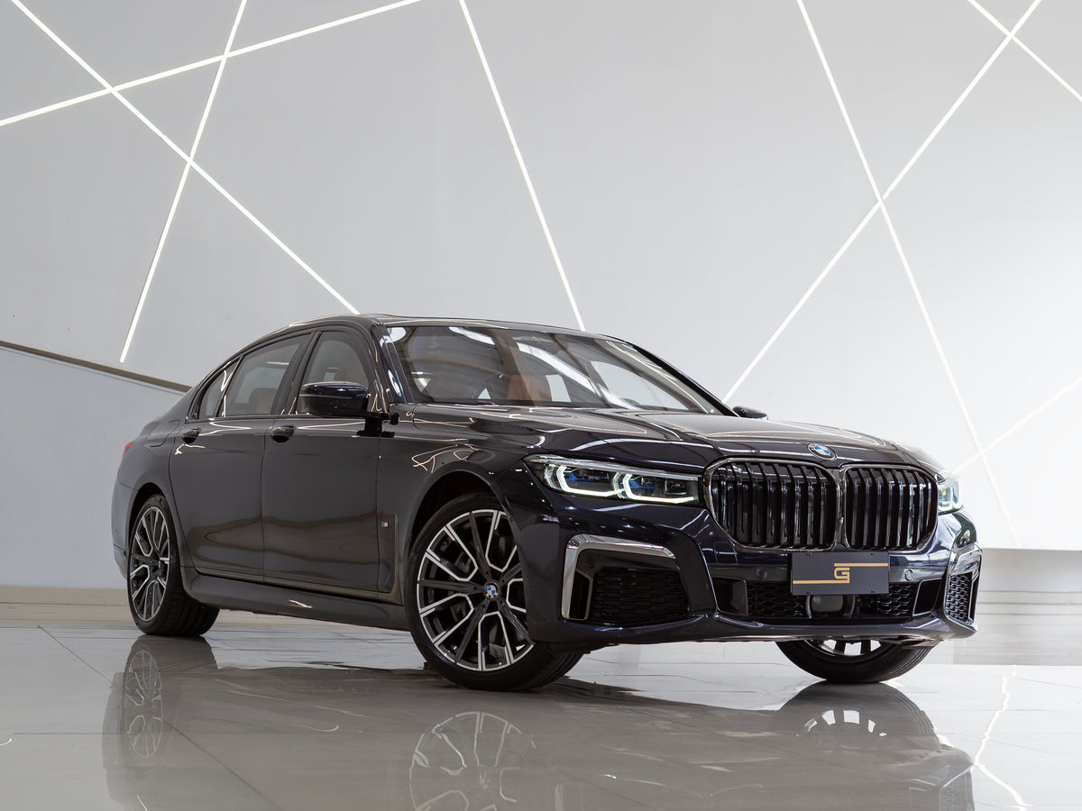 Carro blindado no showroom Gatti